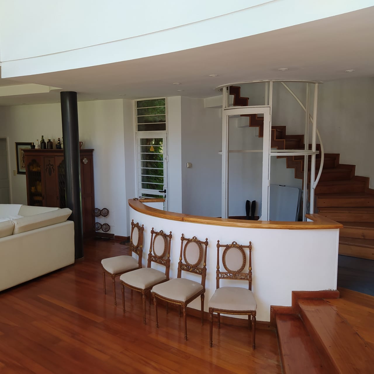 Exclusiva e Imponente Residencia.