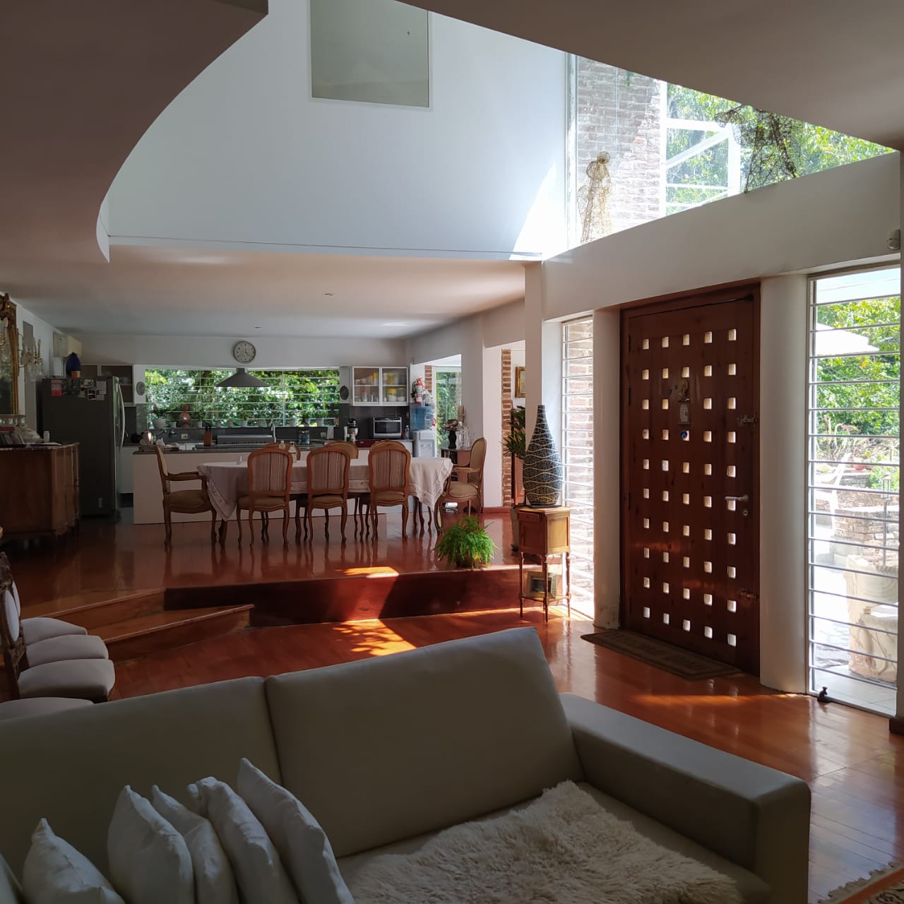 Exclusiva e Imponente Residencia.