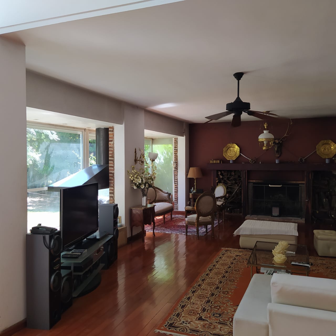 Exclusiva e Imponente Residencia.