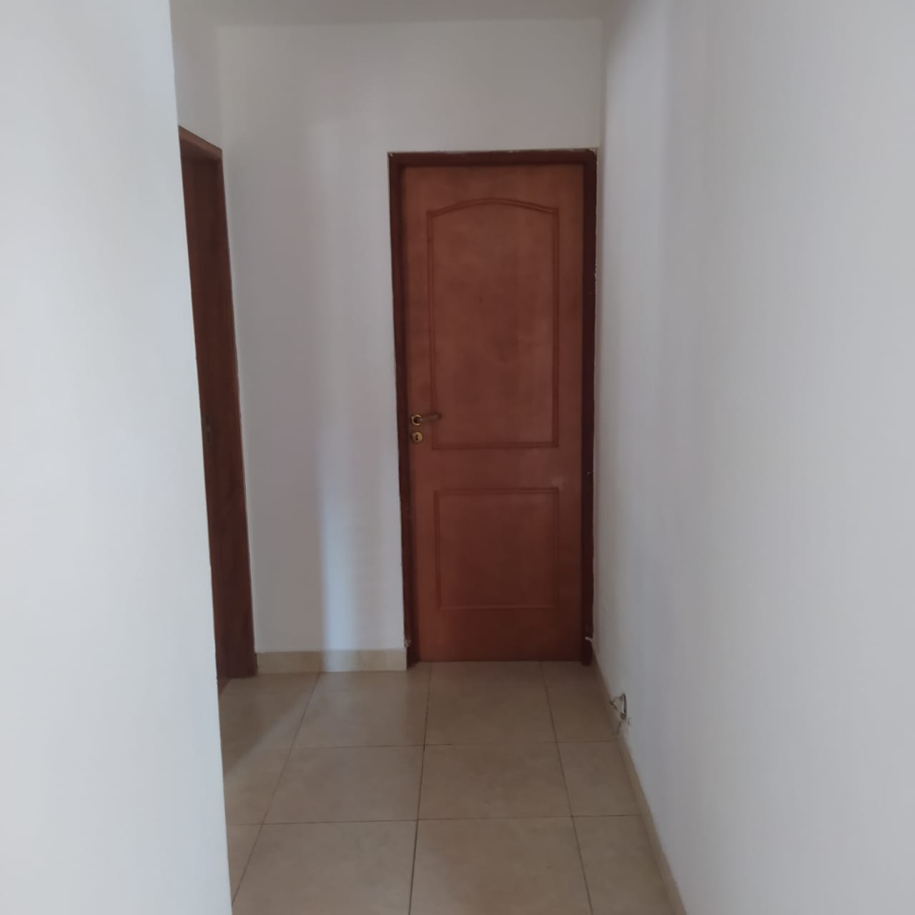 Ideal vivienda en zona residencial/comercial