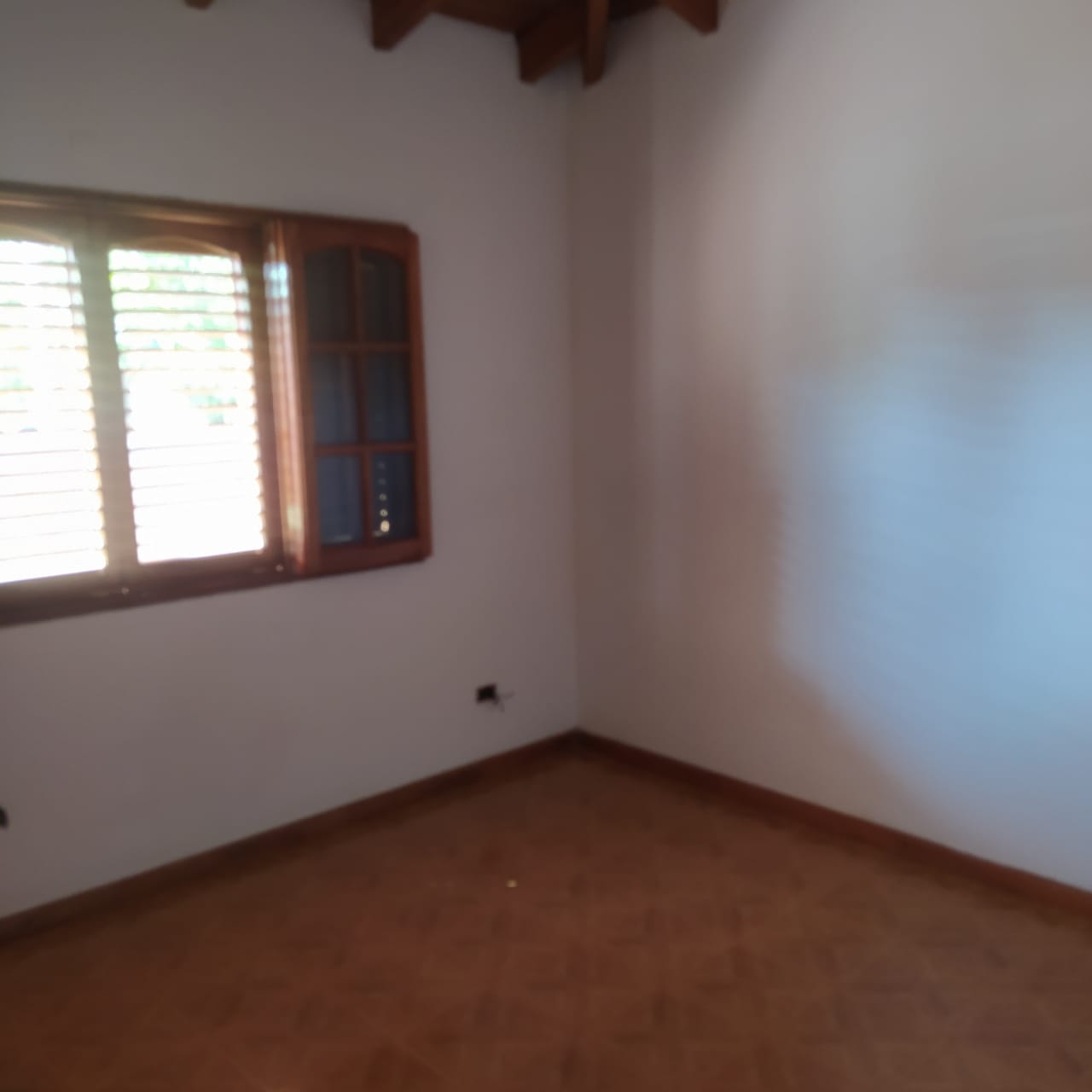 Ideal vivienda en zona residencial/comercial