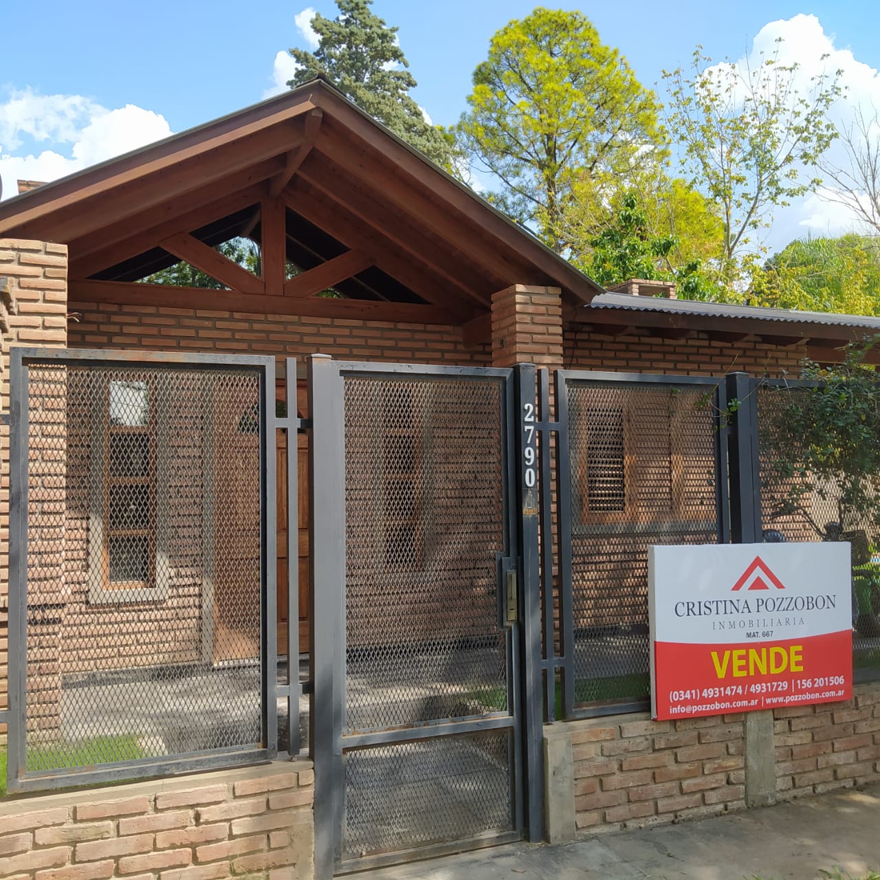 Ideal vivienda en zona residencial/comercial