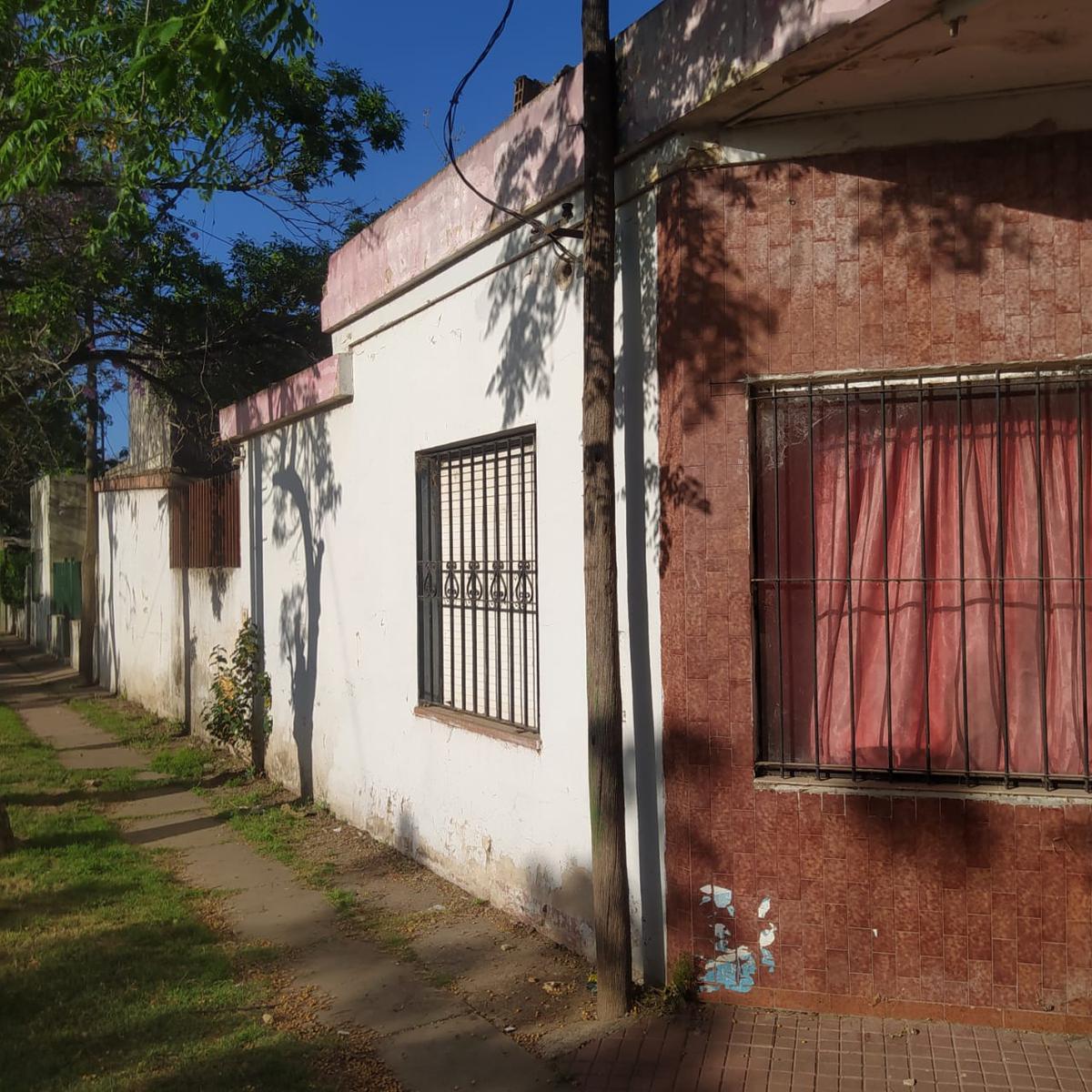 Comercial/habitacional  en Avenida del Rosario  al 2100