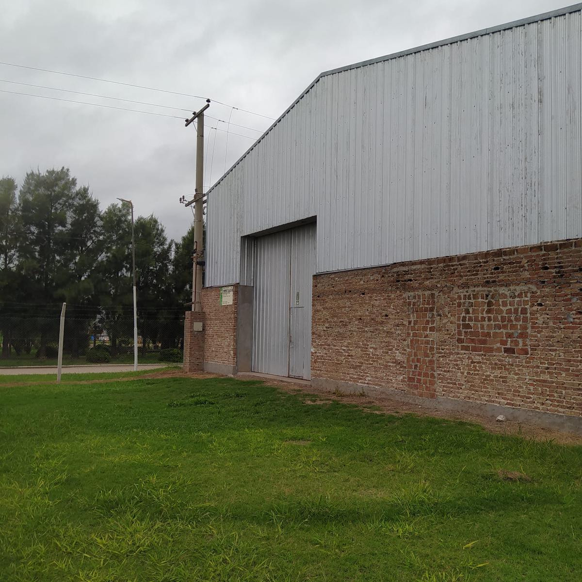 Venta/ Alquiler comercial en Parque industrial – Roldán