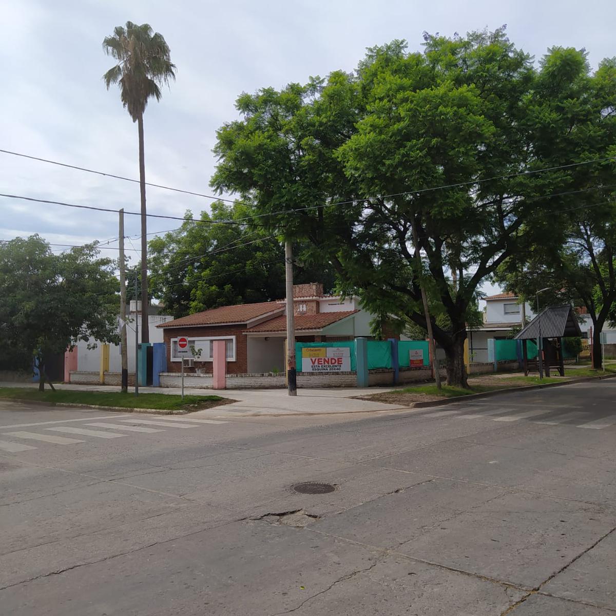 Propiedad para uso comercial- Santa Fe esquina Juan Elorza