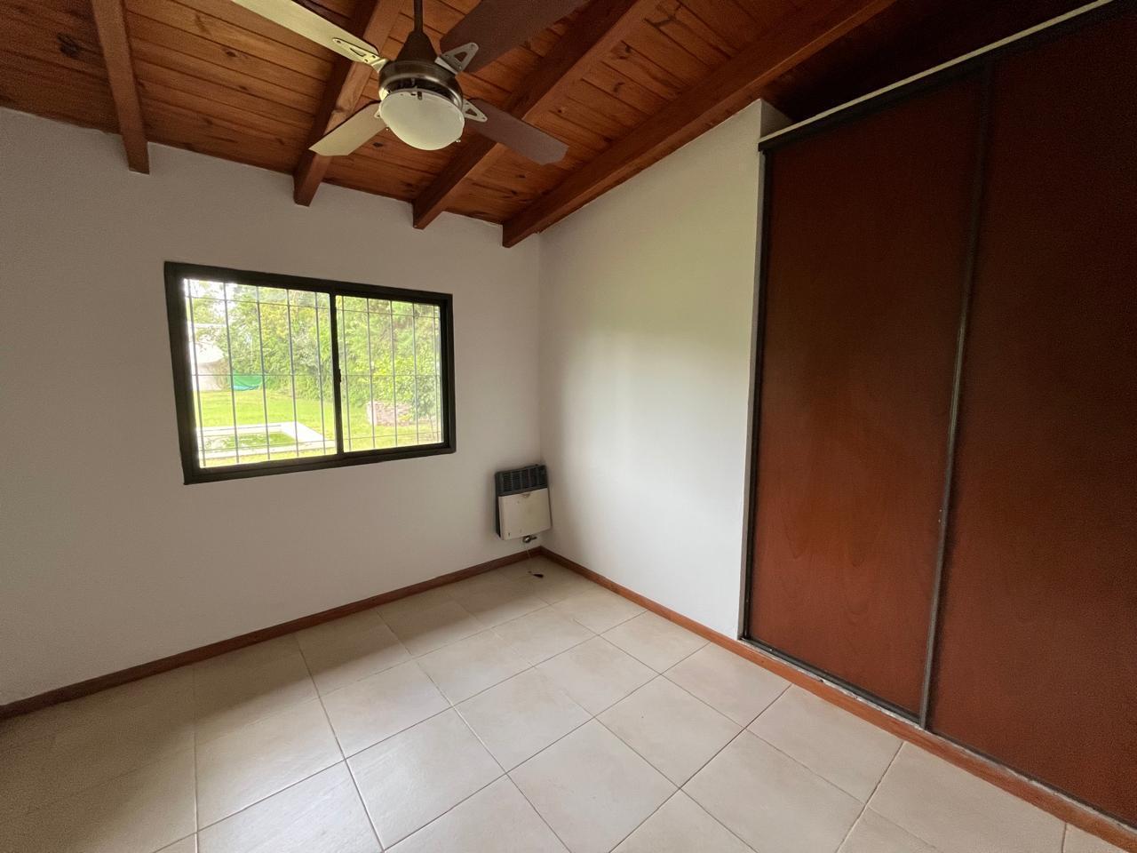 Alquiler permanente en Roldan Armstrong al 900