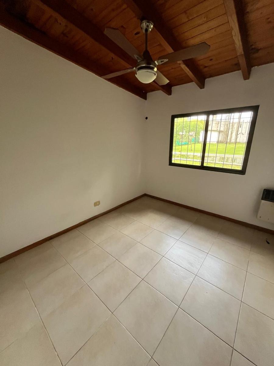 Alquiler permanente en Roldan Armstrong al 900
