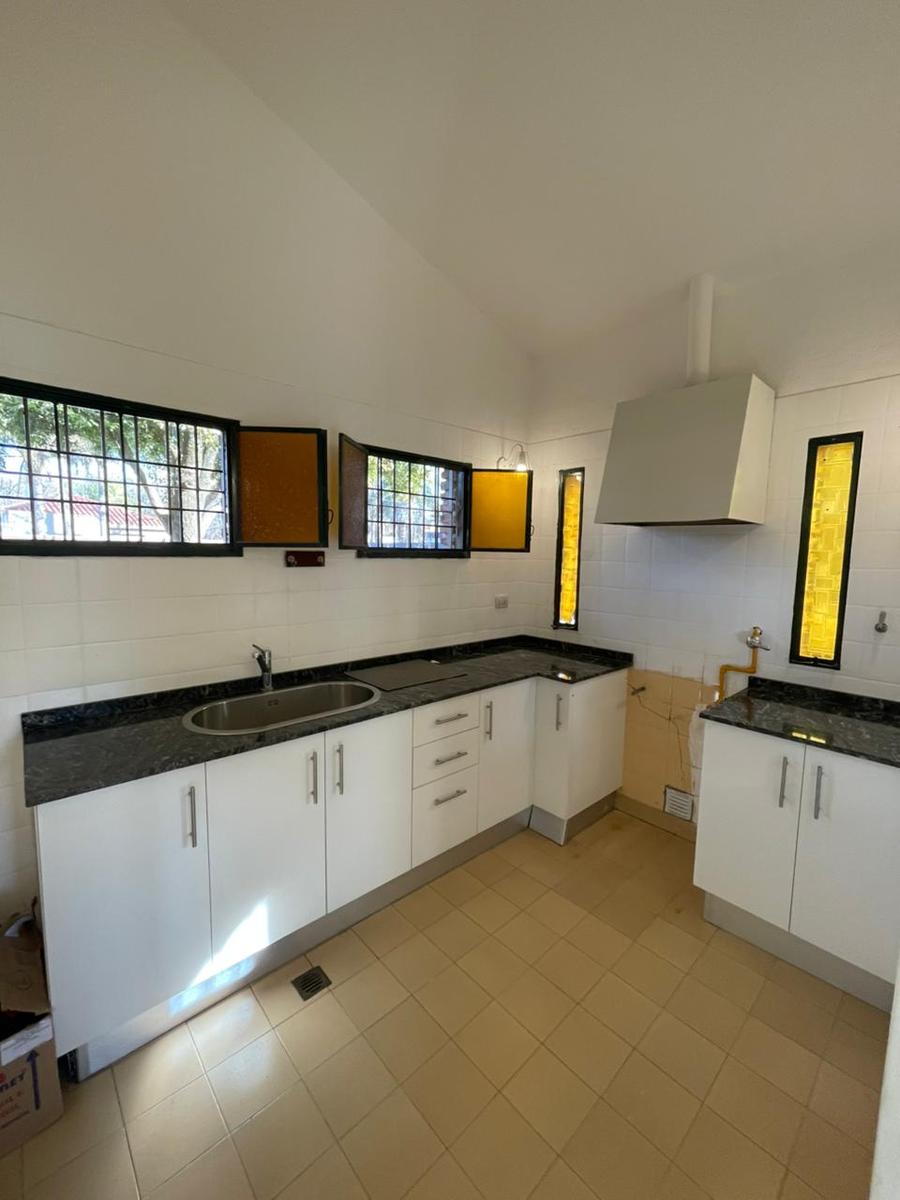 Chalet en barrio  Los Troncos de Funes