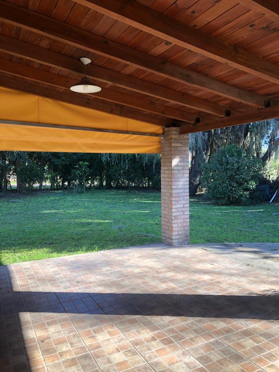 Chalet en Grandoli esquina Perito Moreno G12 de Funes