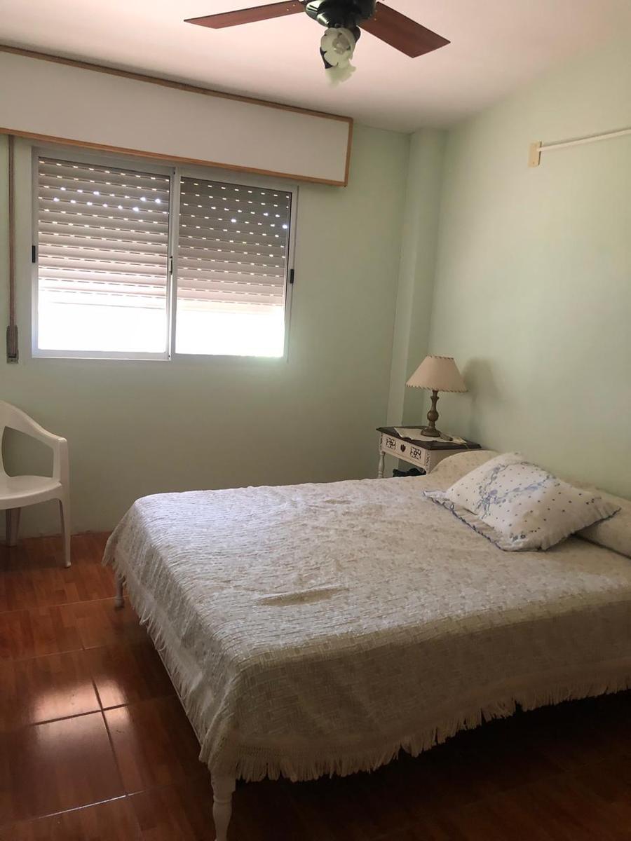 Chalet en Grandoli esquina Perito Moreno G12 de Funes