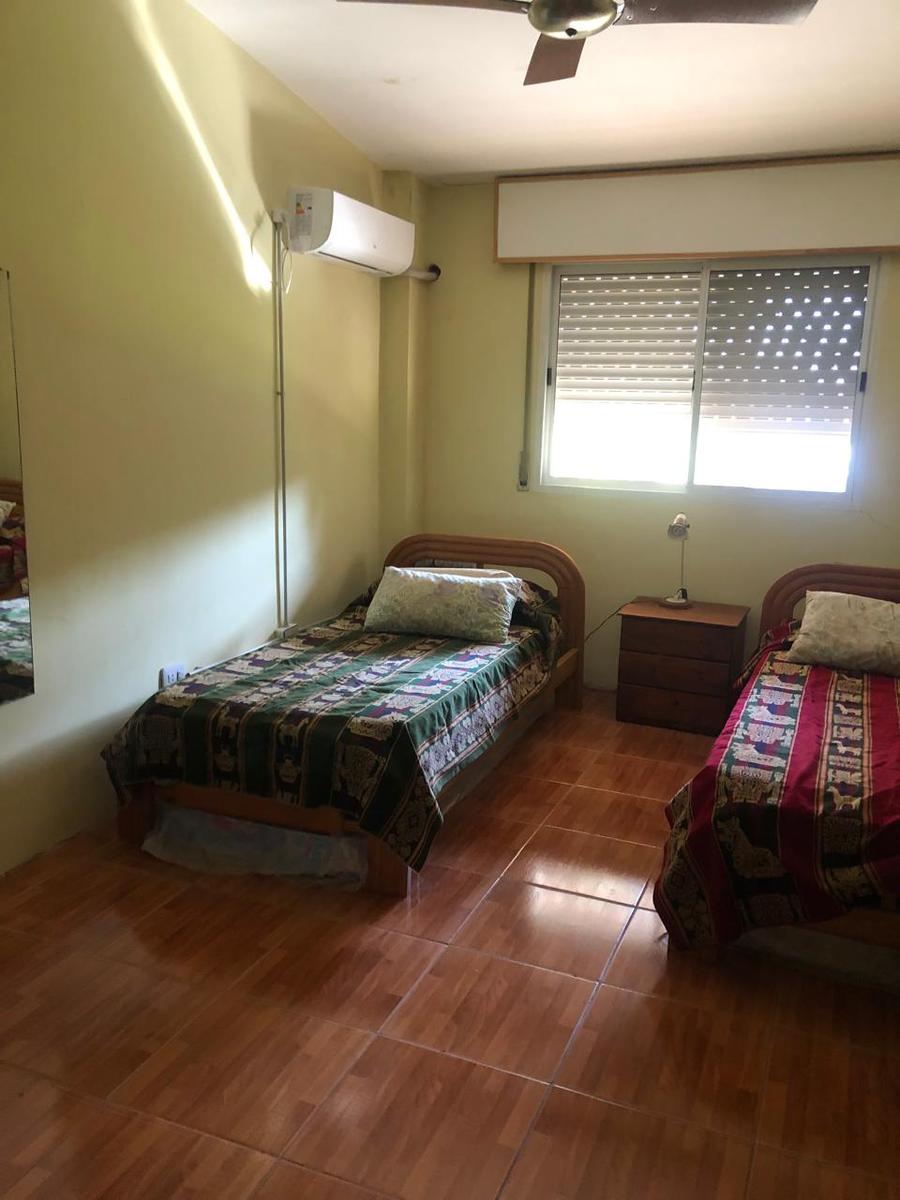 Chalet en Grandoli esquina Perito Moreno G12 de Funes