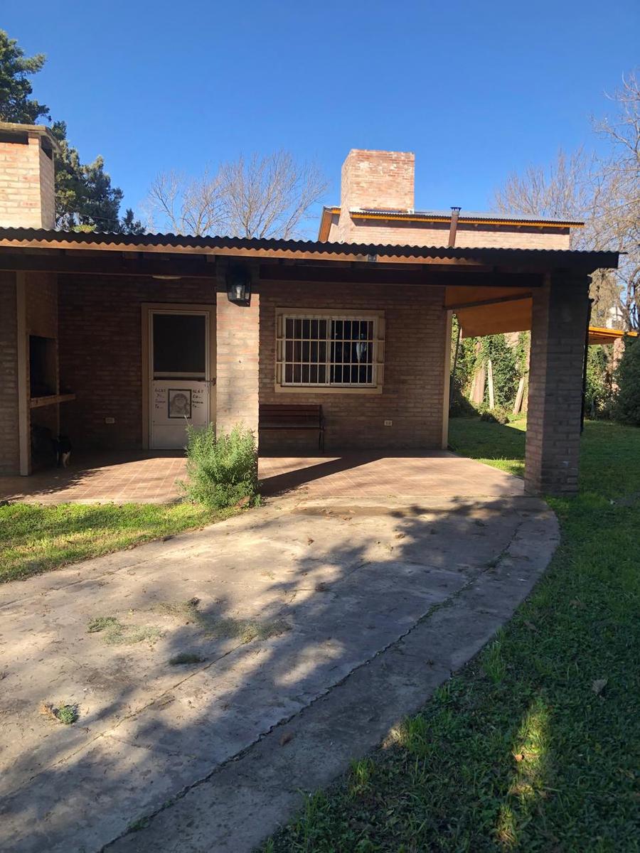Chalet en Grandoli esquina Perito Moreno G12 de Funes