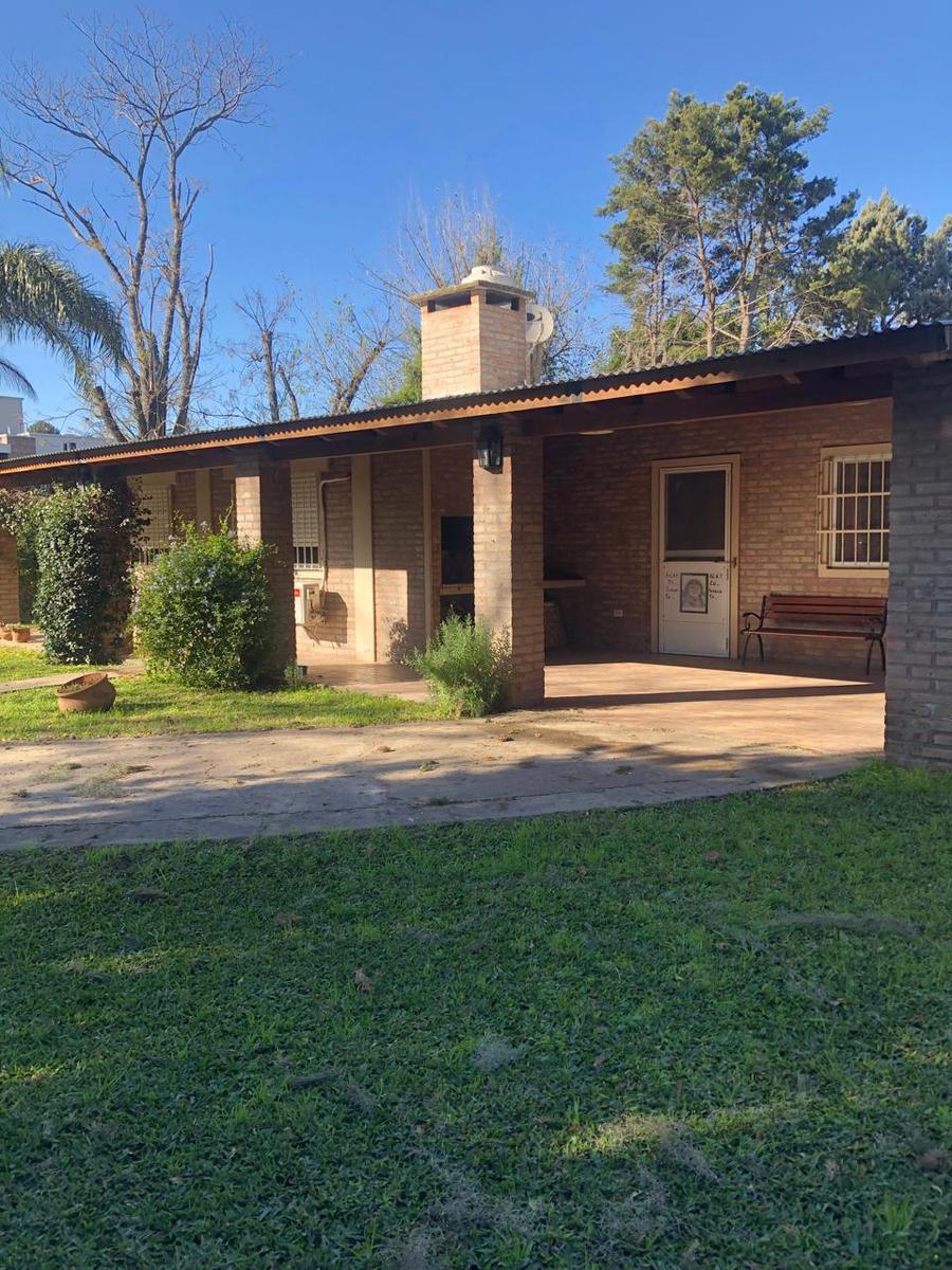 Chalet en Grandoli esquina Perito Moreno G12 de Funes