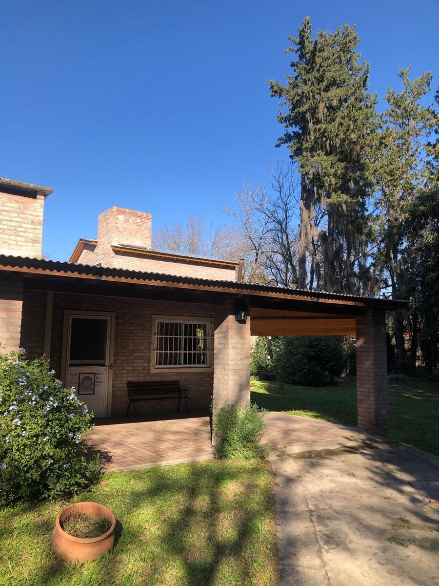 Chalet en Grandoli esquina Perito Moreno G12 de Funes
