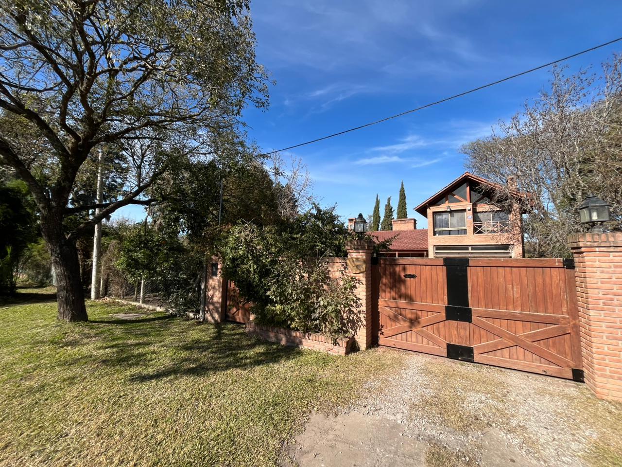 Chalet en zona residencial de Funes – Sarmiento Esq. San Marcos