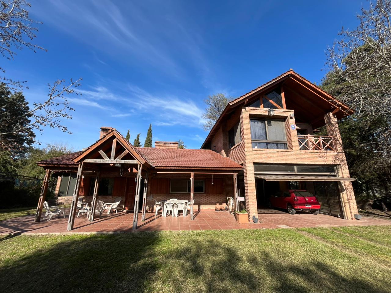 Chalet en zona residencial de Funes – Sarmiento Esq. San Marcos