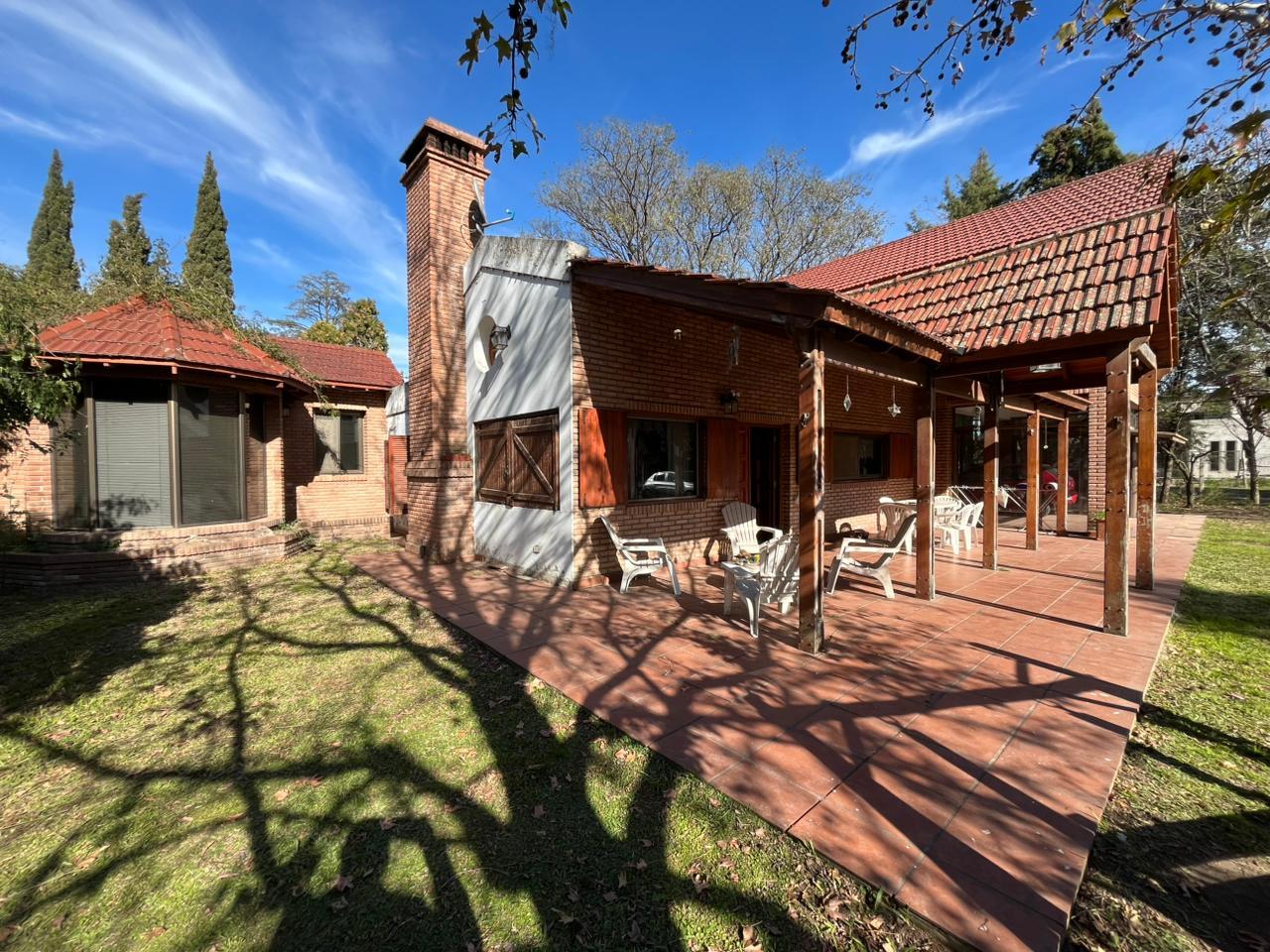 Chalet en zona residencial de Funes – Sarmiento Esq. San Marcos