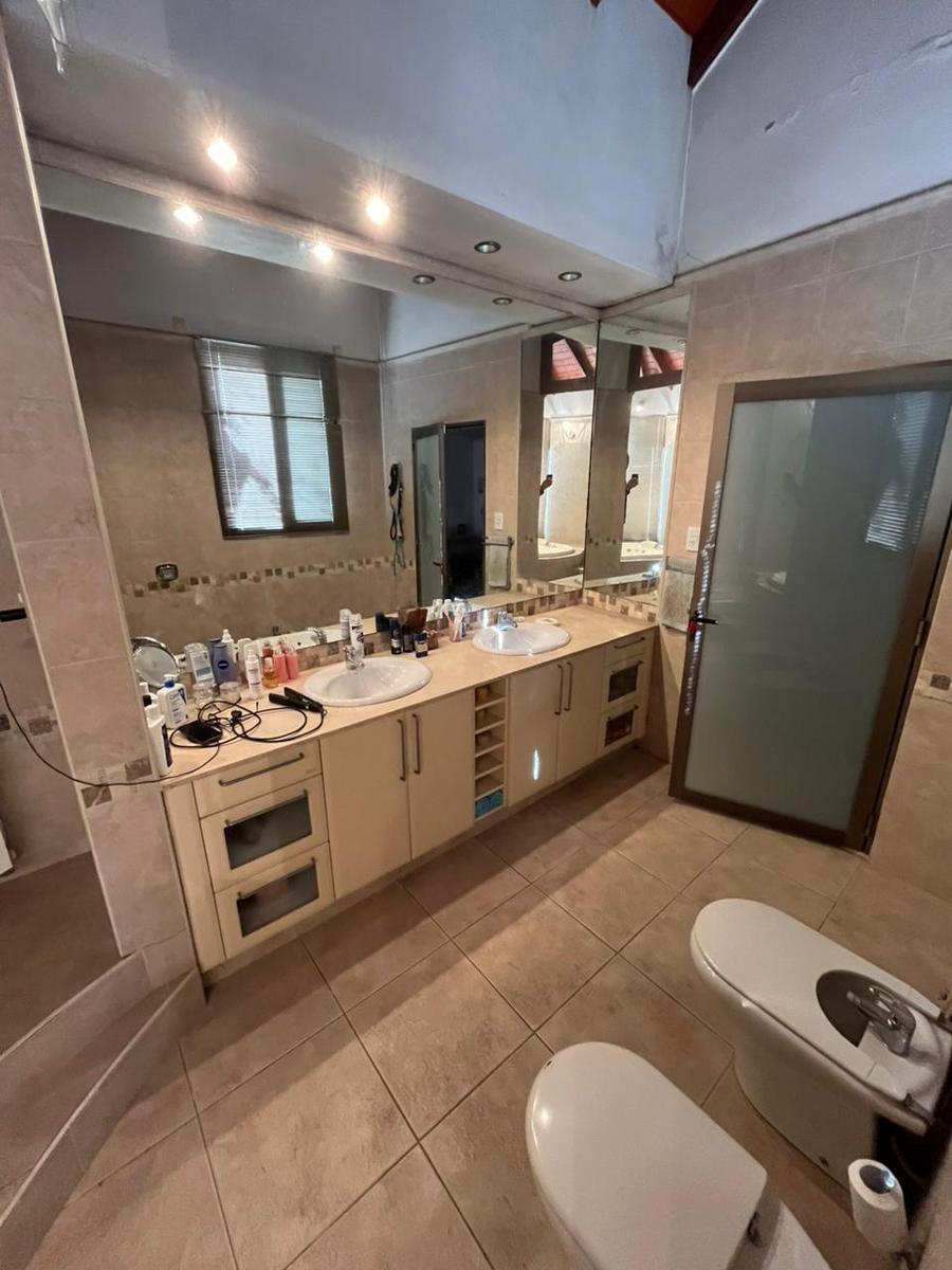 Chalet en zona residencial de Funes – Sarmiento Esq. San Marcos