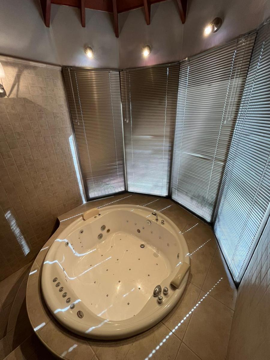 Chalet en zona residencial de Funes – Sarmiento Esq. San Marcos