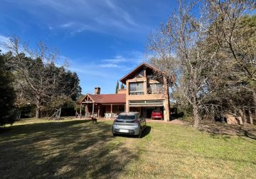 Chalet en zona residencial de Funes – Sarmiento Esq. San Marcos