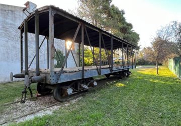 Terreno con mejoras (vagón de tren y piscina) José Ingenieros al 3500