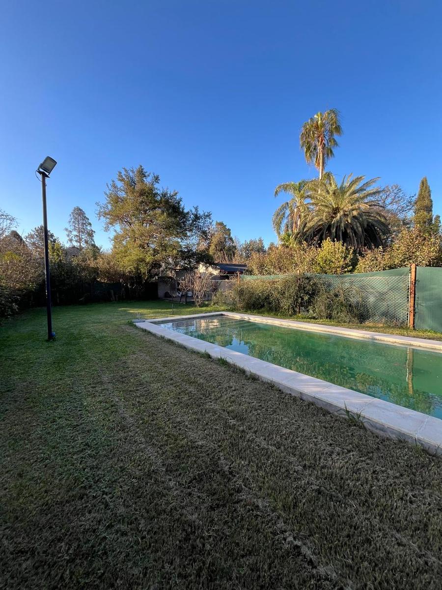 Terreno con mejoras (vagón de tren y piscina) José Ingenieros al 3500