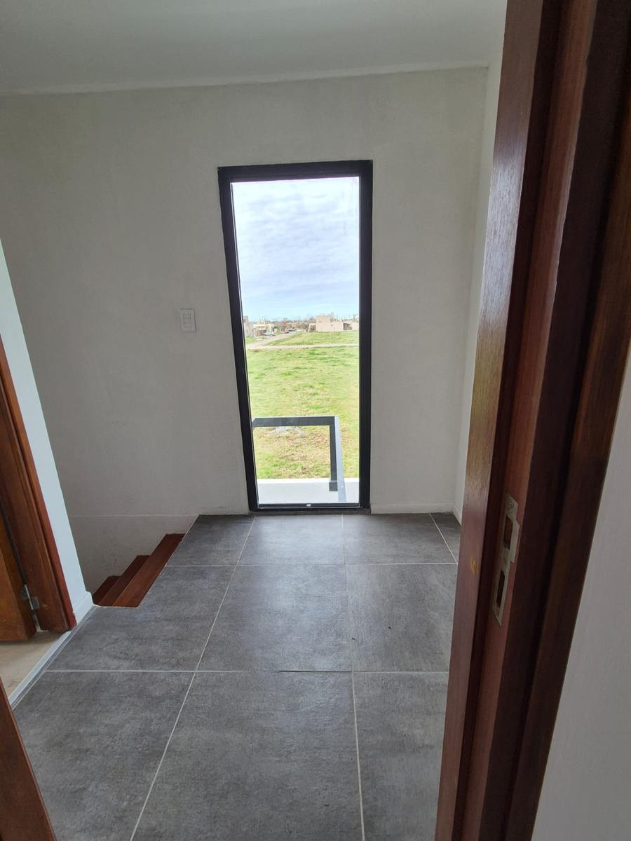 Alquiler permanente en calle Marta Garrone  al 1400  – Funes Norte