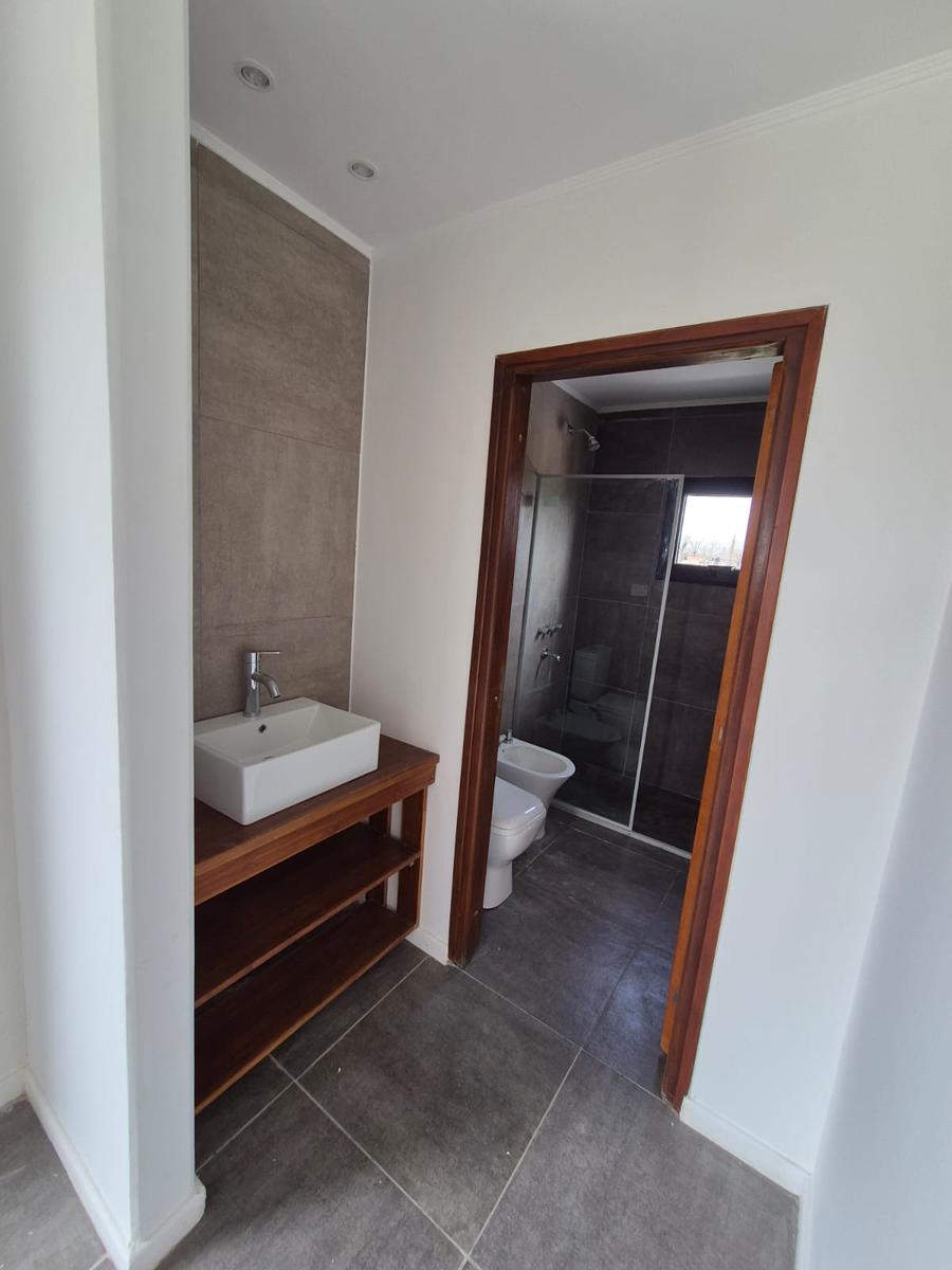Alquiler permanente en calle Marta Garrone  al 1400  – Funes Norte