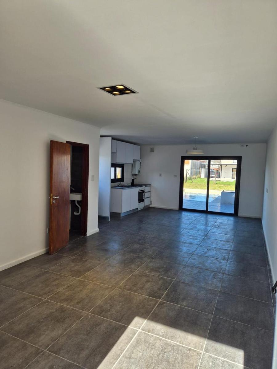 Alquiler permanente en calle Marta Garrone  al 1400  – Funes Norte