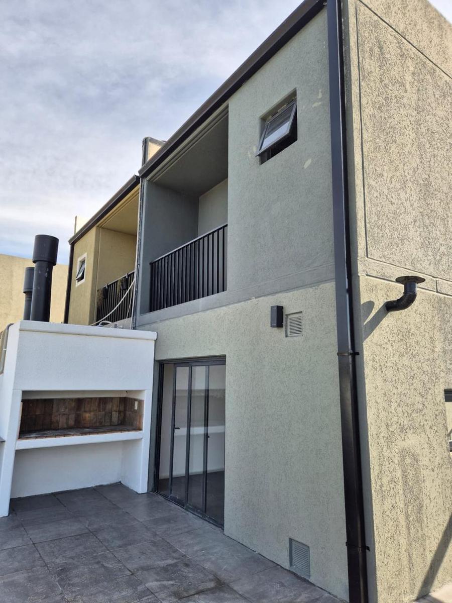 Alquiler permanente en calle Marta Garrone  al 1400  – Funes Norte