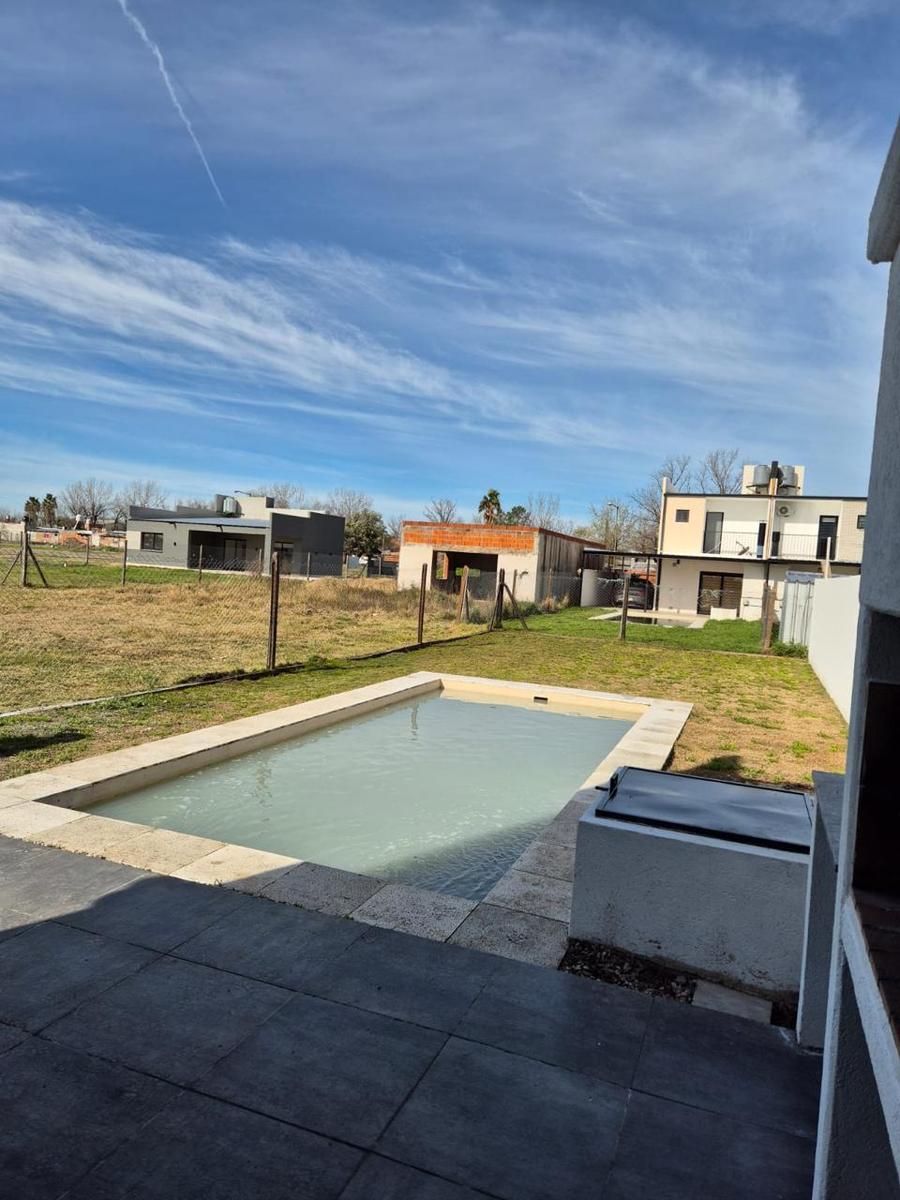 Alquiler permanente en calle Marta Garrone  al 1400  – Funes Norte