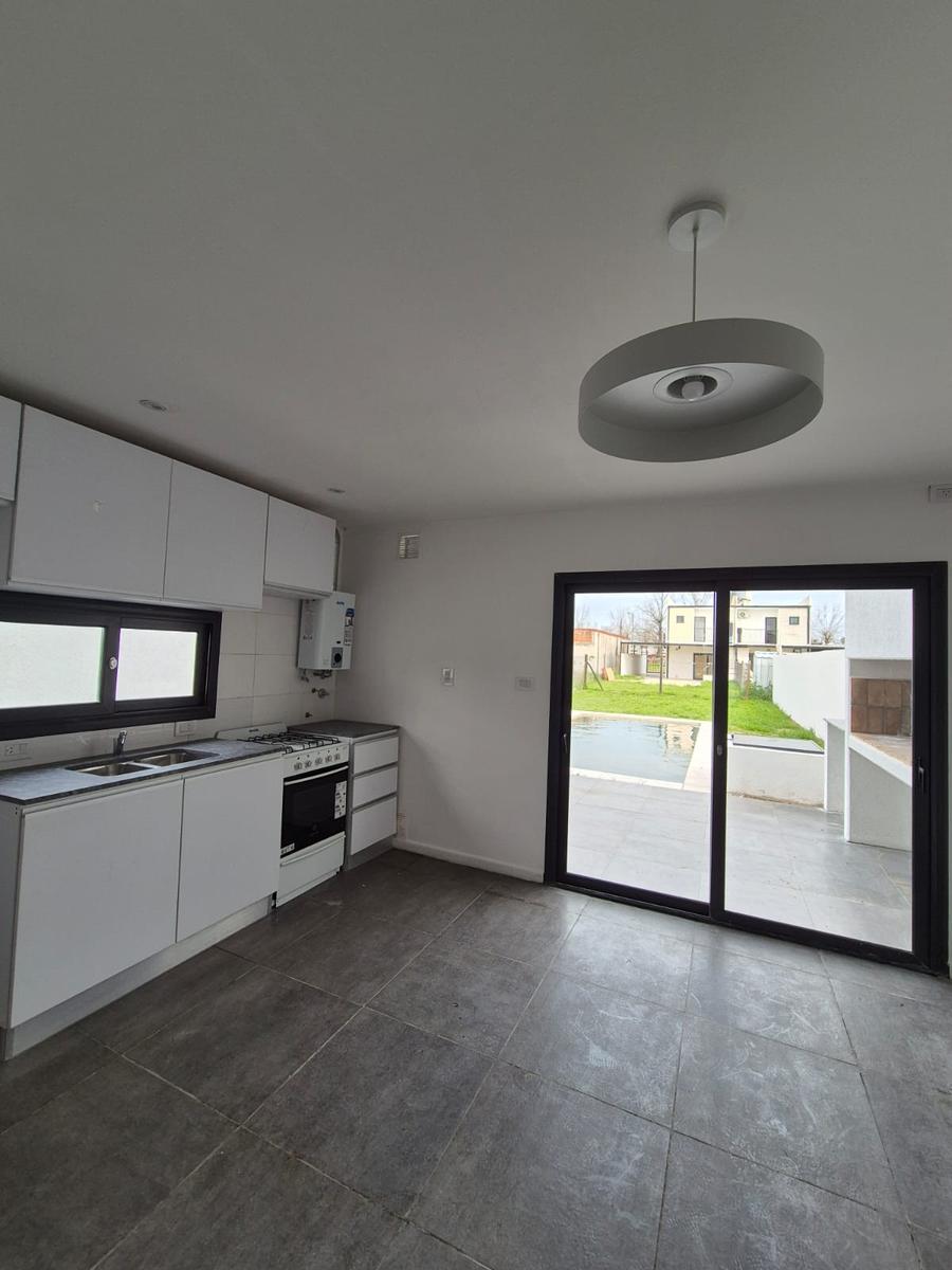 Alquiler permanente en calle Marta Garrone  al 1400  – Funes Norte