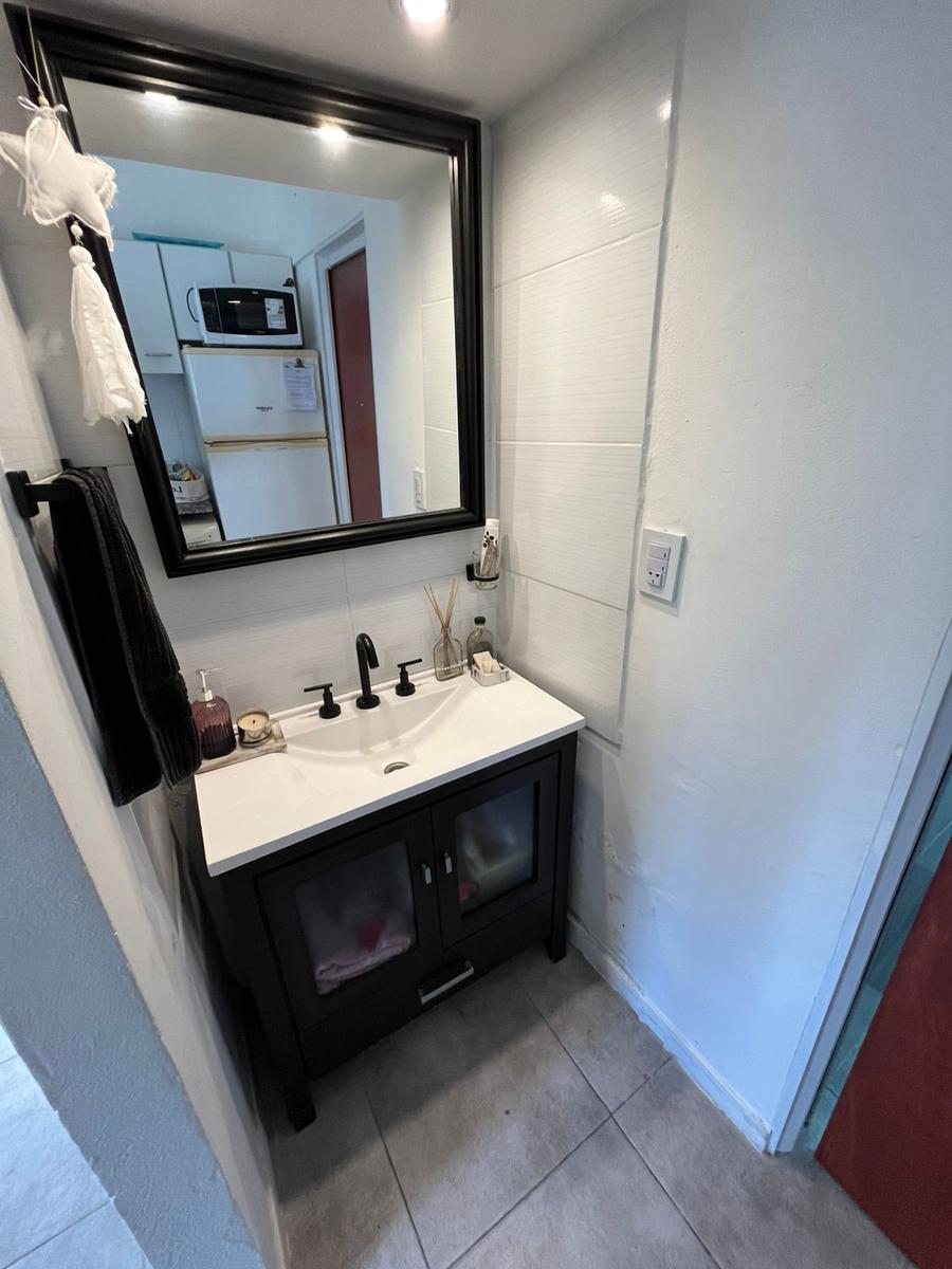 Chalet con dependencia tipo mono ambiente  en calle Montevideo esq Alberdi – Funes