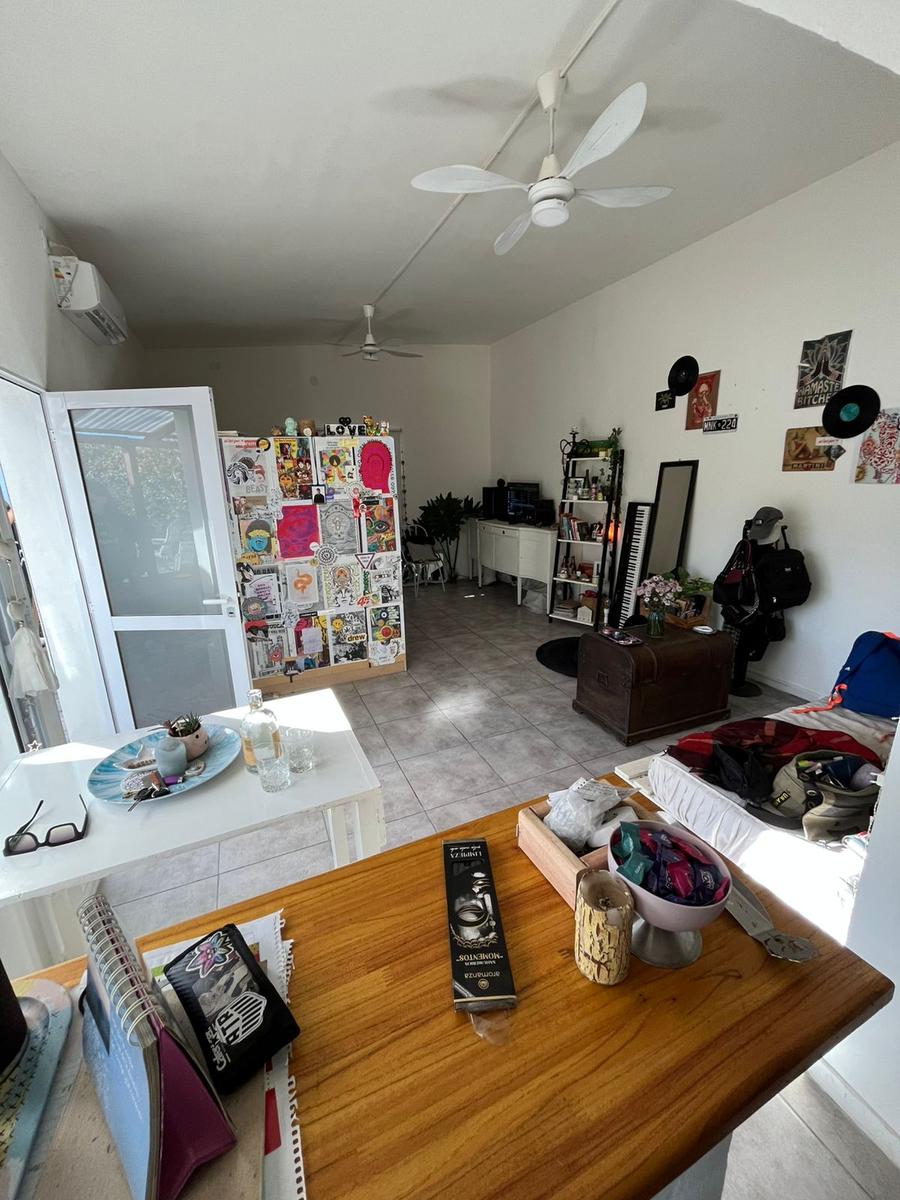 Chalet con dependencia tipo mono ambiente  en calle Montevideo esq Alberdi – Funes