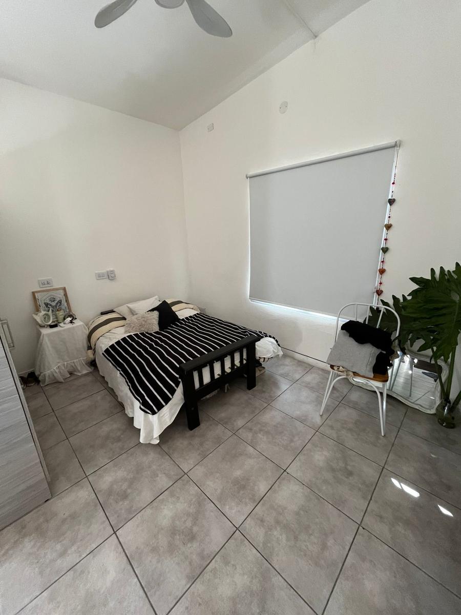 Chalet con dependencia tipo mono ambiente  en calle Montevideo esq Alberdi – Funes