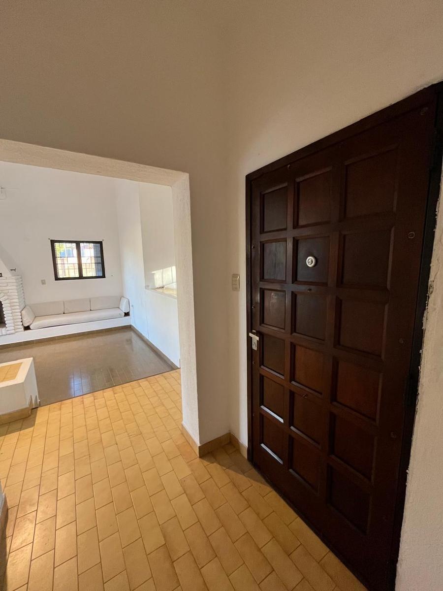 Chalet en barrio  Los Troncos de Funes