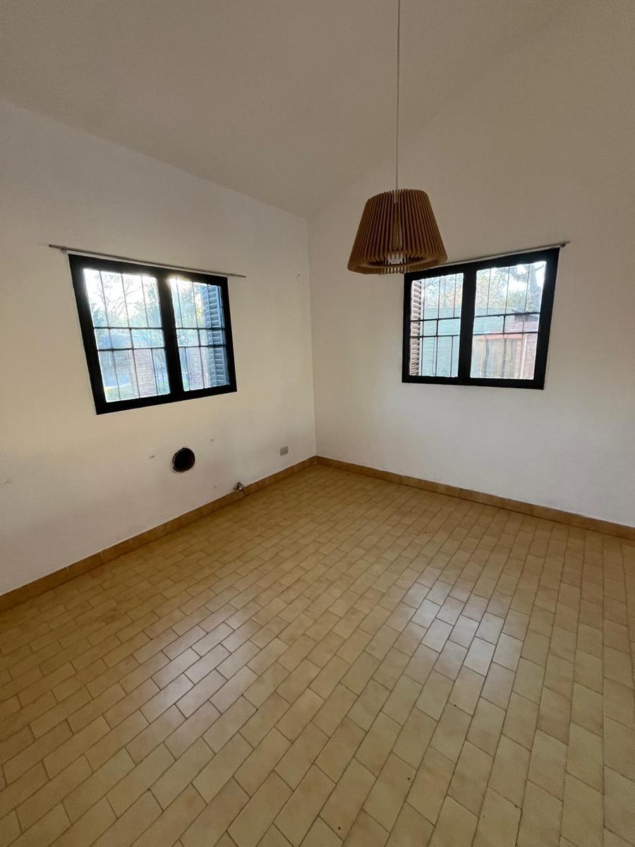 Chalet en barrio  Los Troncos de Funes