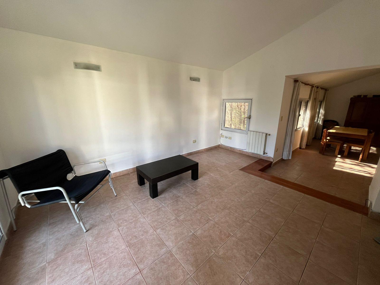 Chalet en barrio Los Troncos