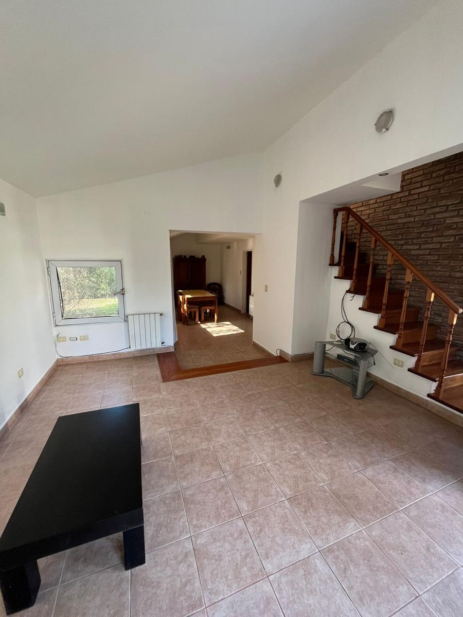 Chalet en barrio Los Troncos
