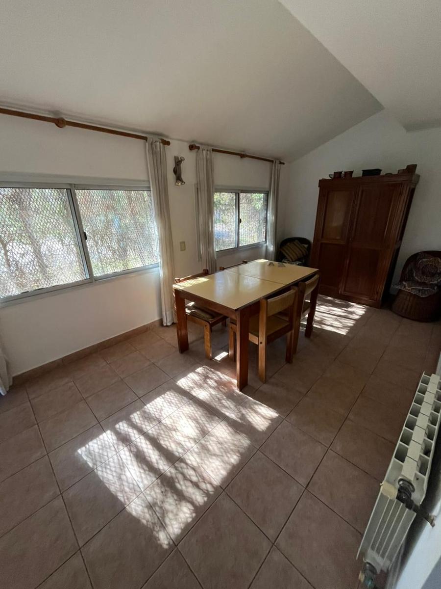 Chalet en barrio Los Troncos