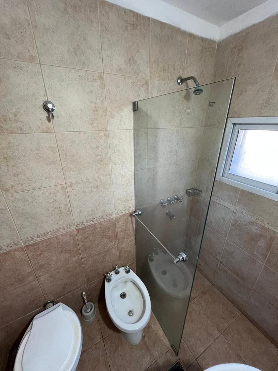 Chalet en barrio Los Troncos