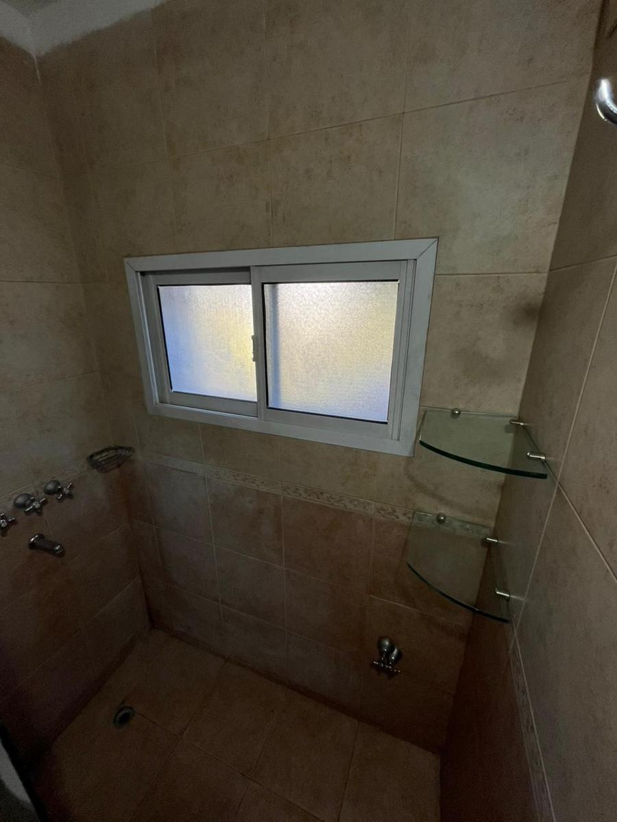 Chalet en barrio Los Troncos