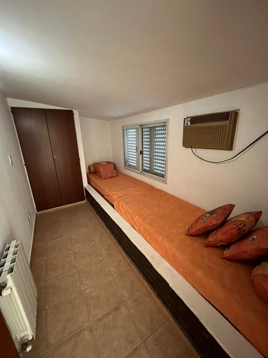 Chalet en barrio Los Troncos