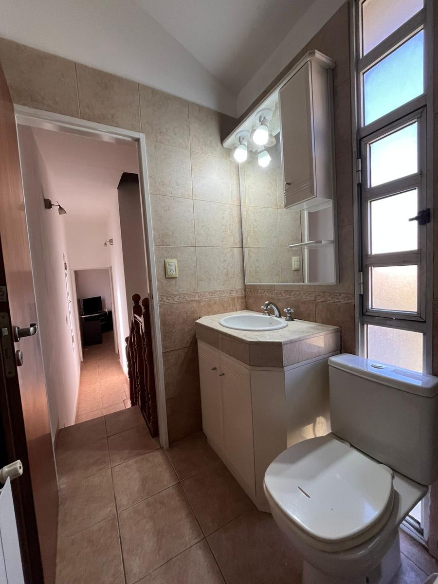 Chalet en barrio Los Troncos