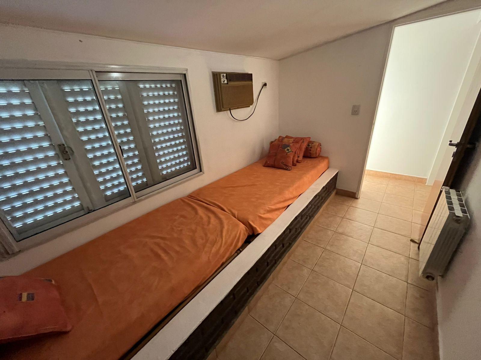 Chalet en barrio Los Troncos