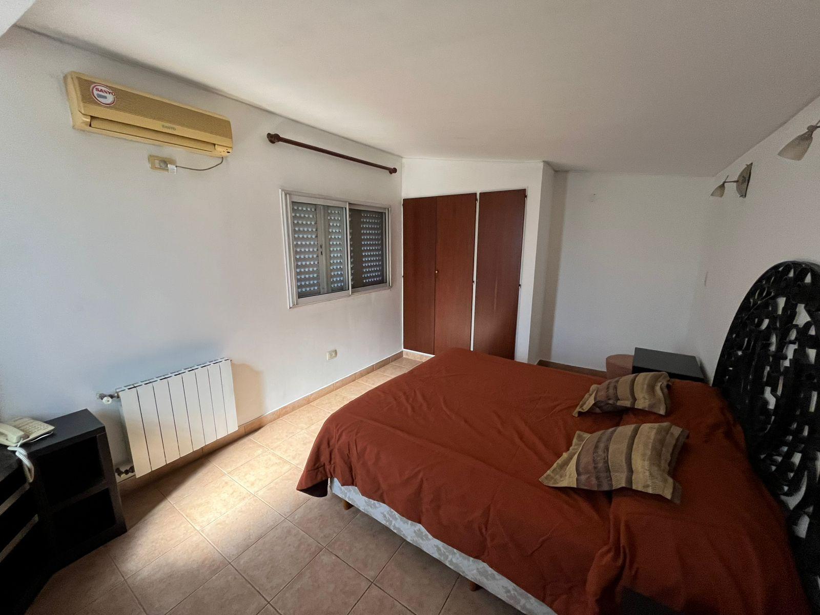 Chalet en barrio Los Troncos