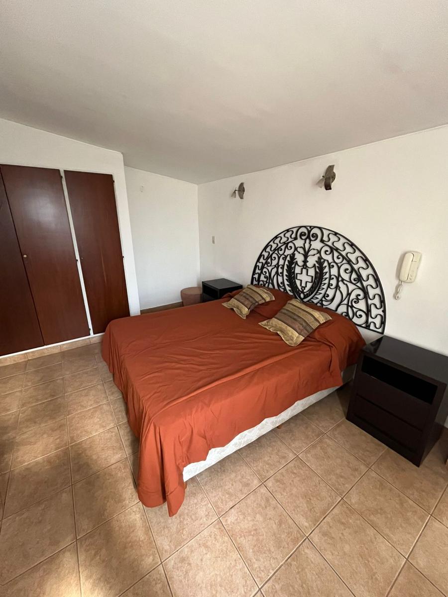 Chalet en barrio Los Troncos