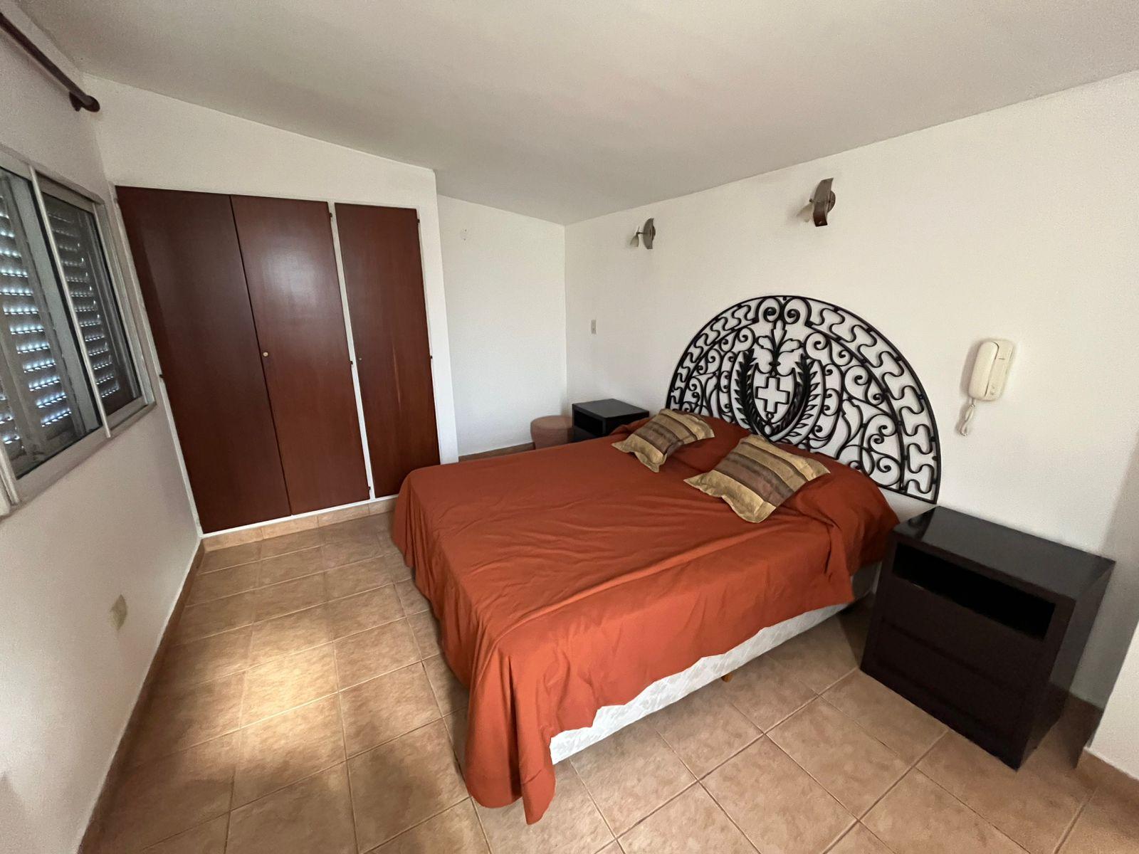 Chalet en barrio Los Troncos