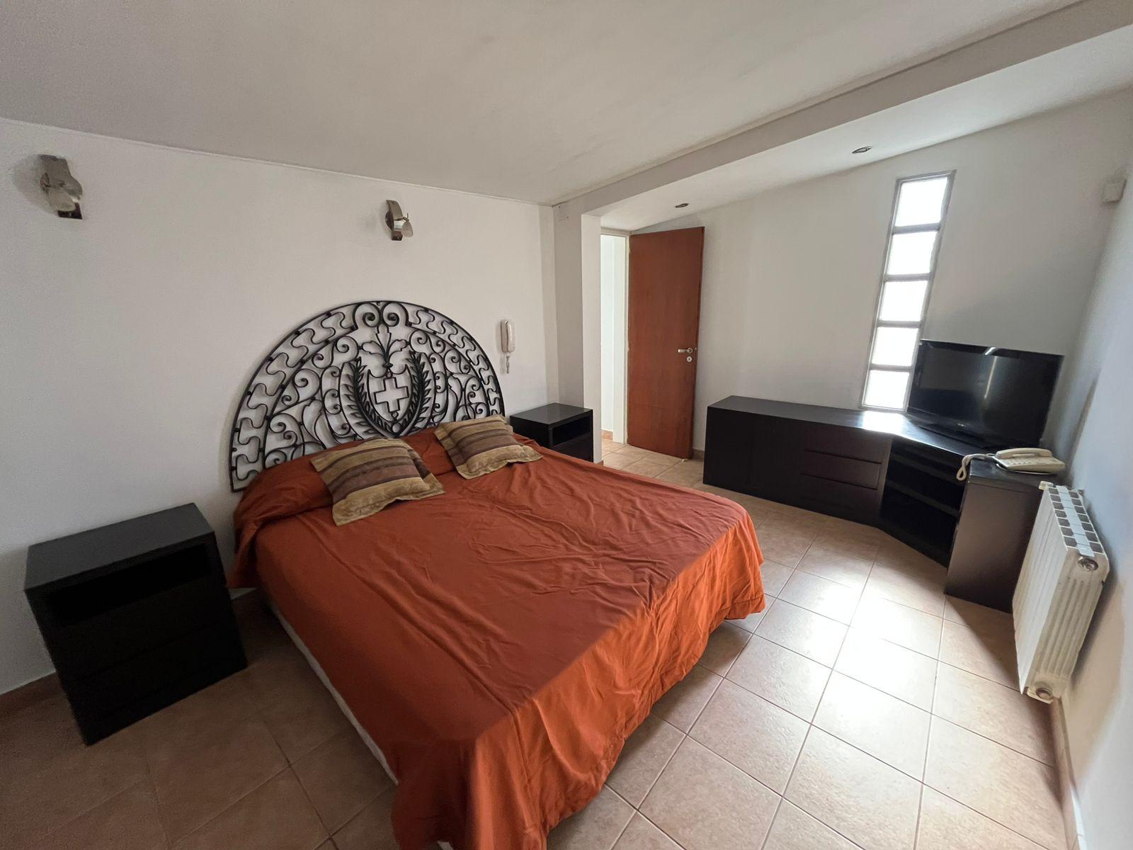 Chalet en barrio Los Troncos