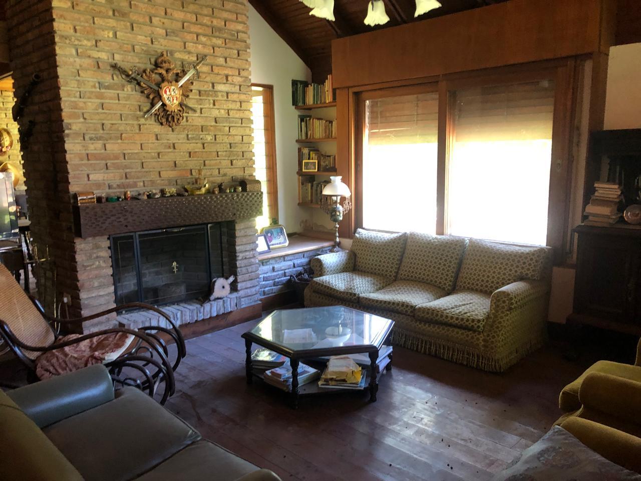 Chalet en Cotos de la Alameda – Uspallata  al 200 – Roldan